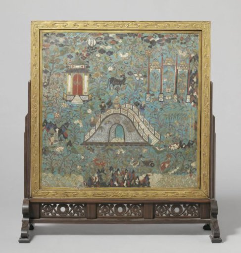 Holder in which a cloisonné plaque can be mounted