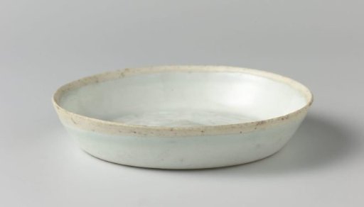 Saucer-dish with incised foliate scrolls