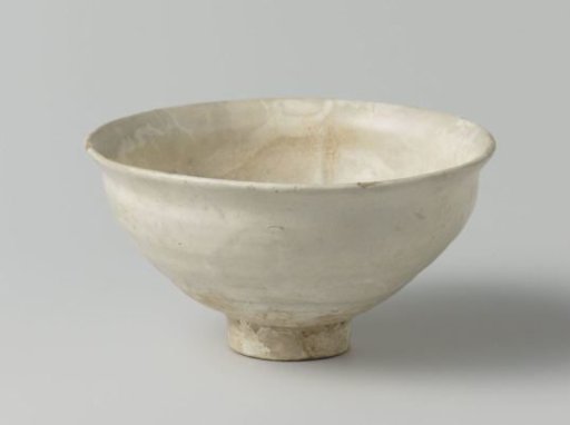 Bowl on a high footring with a white slip decoration