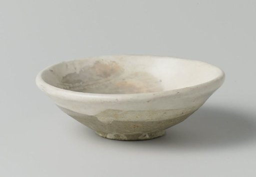 Bowl with a white slip