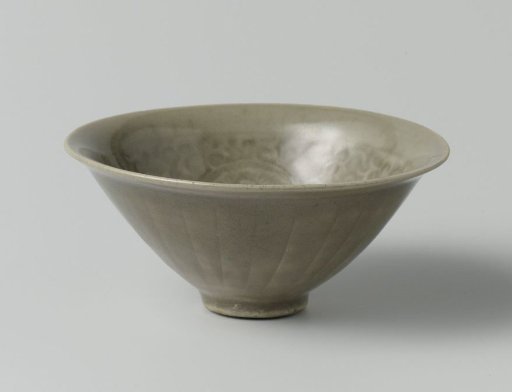 Bowl with flower sprays