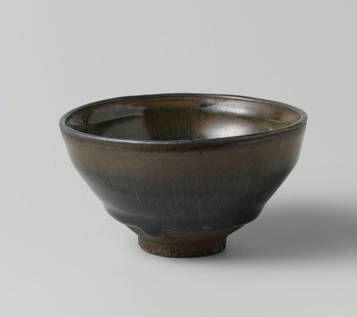 Teabowl with a 'hare's fur' glaze