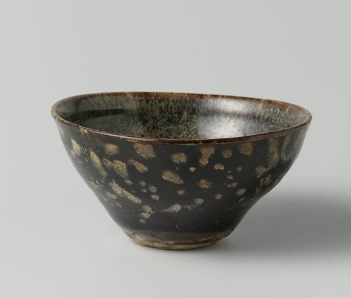 Tea bowl with 'tortoiseshell' glaze
