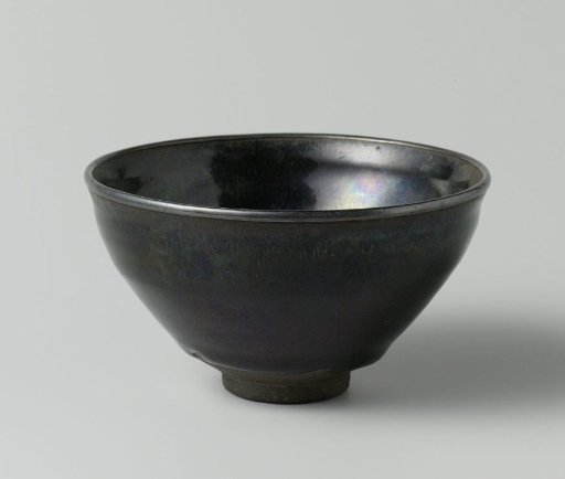Teabowl with a 'hare's fur' glaze