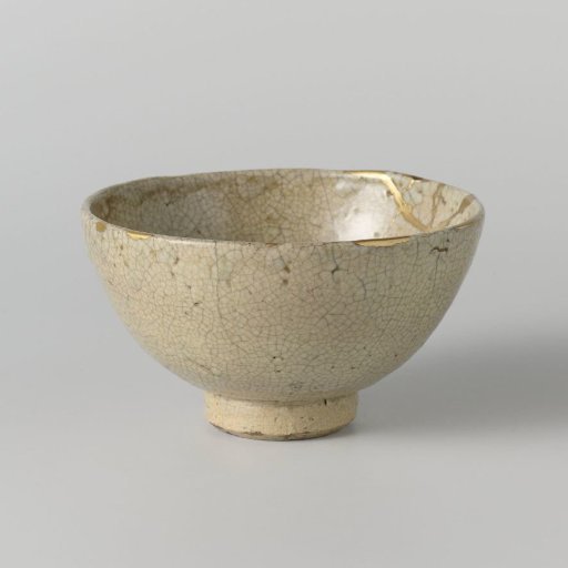 Tea bowl with a green glaze