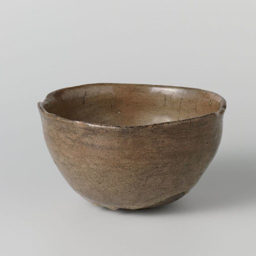 Tea bowl with a grey red glaze