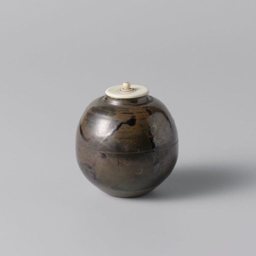 Tea caddy with a goldenbrown glaze