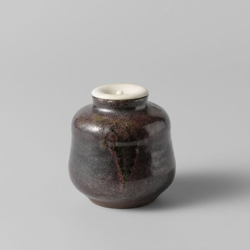 Tea caddy with a purple glaze