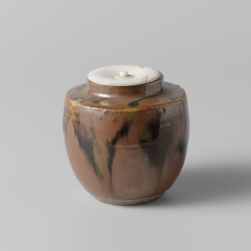 Tea caddy with a green brown glaze