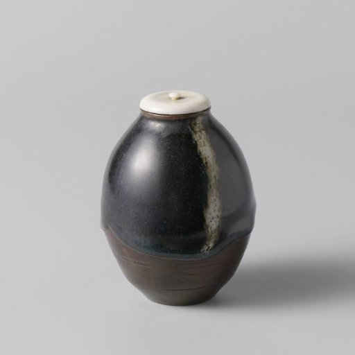 Tea caddy with a blueish black glaze