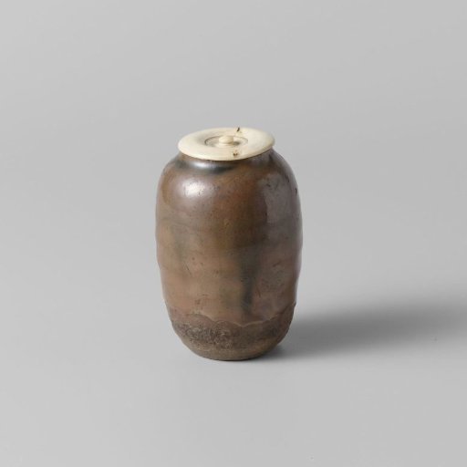 Tea caddy with a goldenbrown glaze
