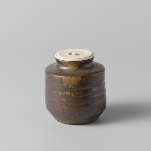 Tea caddy with a brown glaze