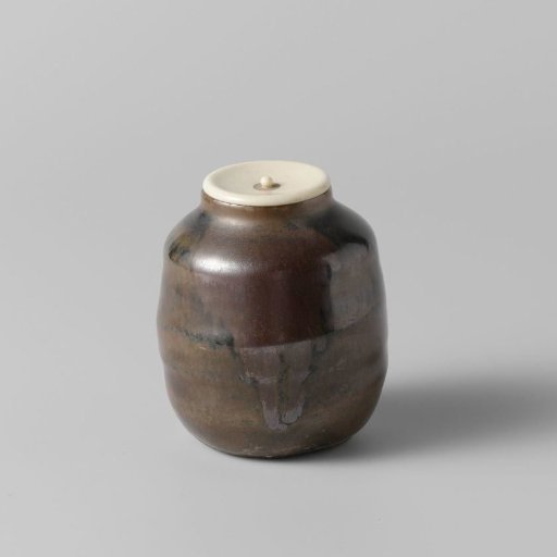 Tea caddy with a goldenbrown glaze