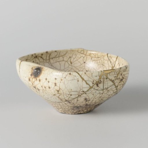 Tea bowl with a cream glaze