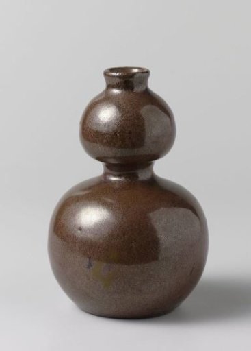 Gourd-shaped vase with a 'tea-dust' glaze