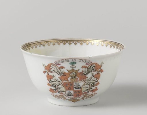 Bell-shaped cup with a coat of arms, lotus scrolls and spearhead-border