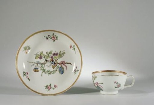 Cup with handle and saucer with the arms of the Visvliet and Sluymer families