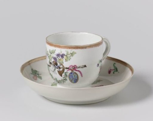 Cup with handle and saucer with the arms of the Visvliet and Sluymer families