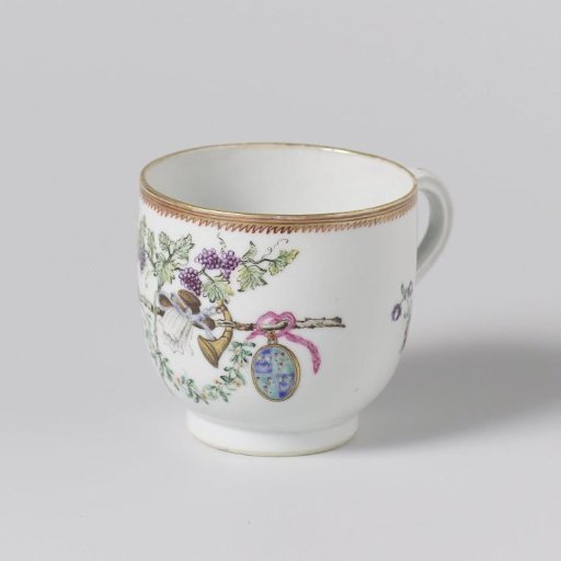 Cup with handle and saucer with the arms of the Visvliet and Sluymer families