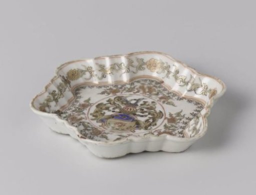 Spoon tray with a coat of arms and floral scrolls