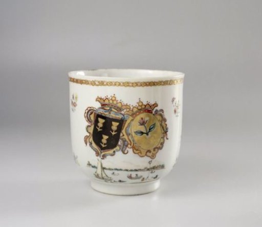 Cup with handle with the arms of the Van Blommenstein and De Roos family