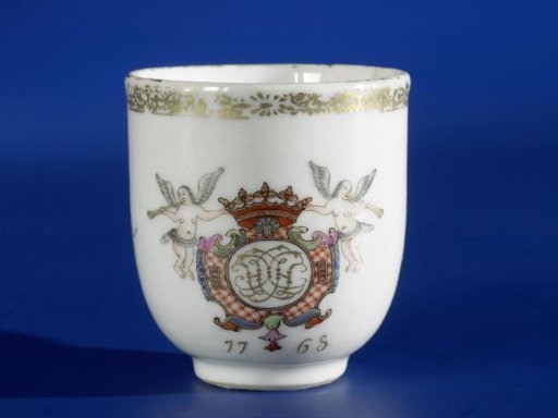 Cup with handle with a crowned monogram and bouquets of flowers