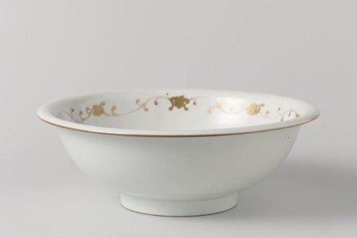 Bowl with a coat of arms and European ornamental border