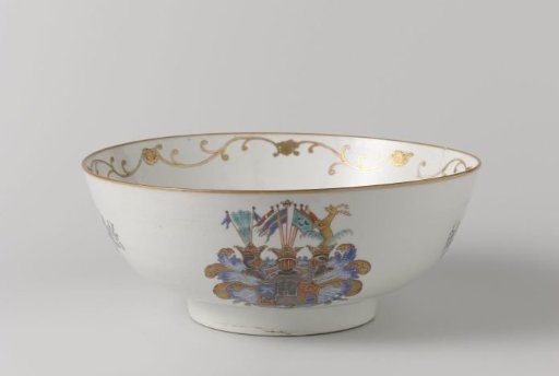 Bowl with a coat of arms and European ornamental border