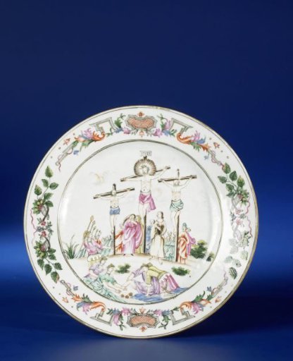 Plate with an image of The Crucifixion