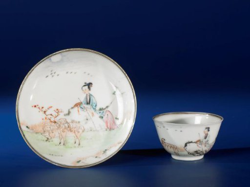 Bell-shaped cup with a shepherdess and two sheep in a landscape