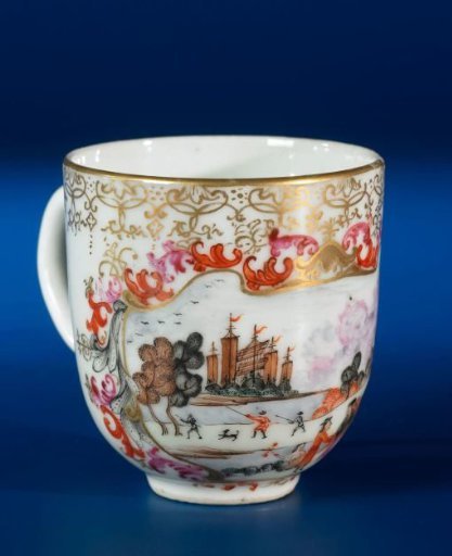 Cup with handle with a European waterlandscape in a panel