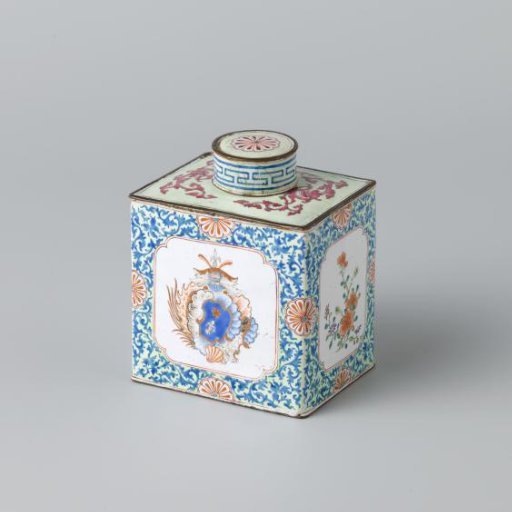 Tea caddy