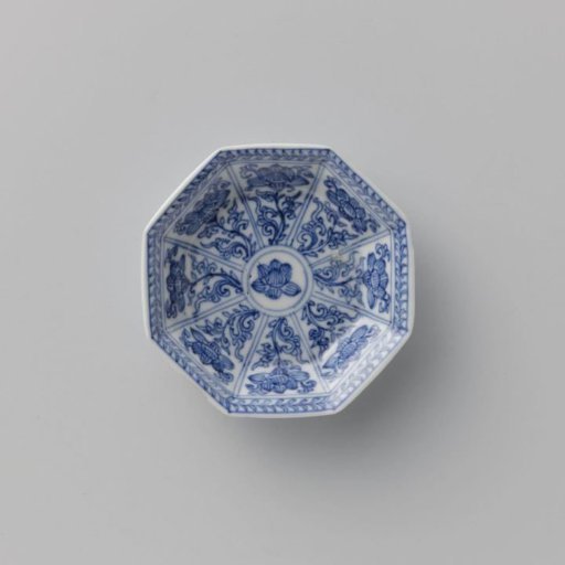 Octagonal saucer with lotus scrolls
