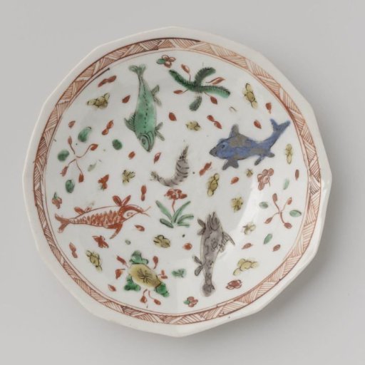 Twelve-sided saucer with prawn, fish and water plants