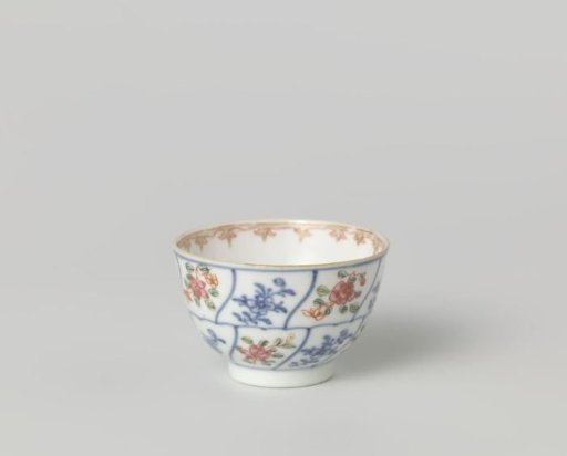 Straight-sided cup with petal-shaped panels with flower sprays