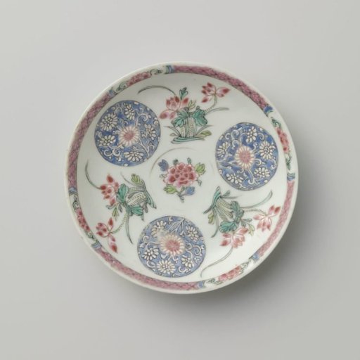 Saucer with lotus plants and roundels with chrysanthemum scrolls