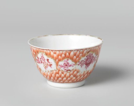 Bell-shaped cup with flower sprays in panels on a feather of scale ground