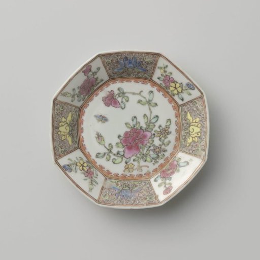 Octagonal saucer with flower sprays and lotus scrolls