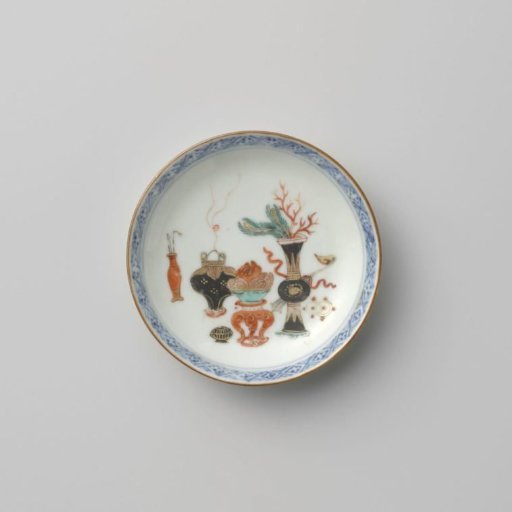 Saucer with antiquities and diaper pattern