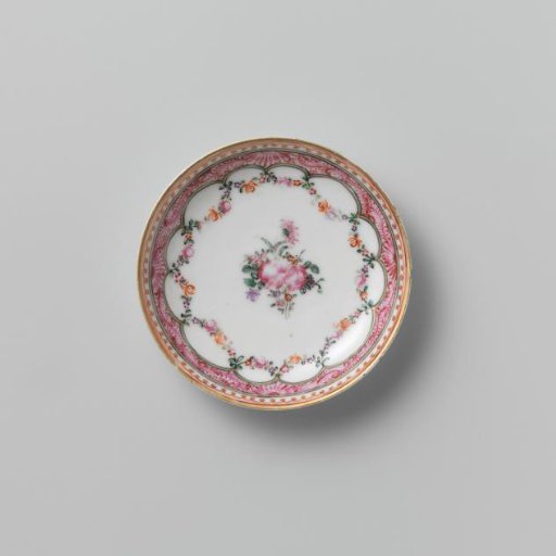 Saucer with a flower group and garlands