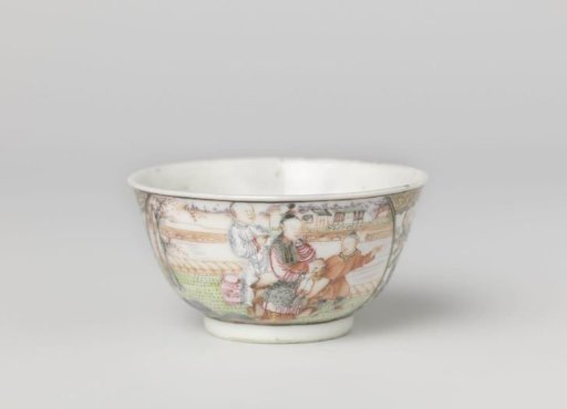 Bell-shaped cup with a woman and children at the waterside