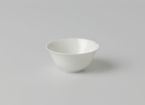 Bell-shaped cup, no decoration