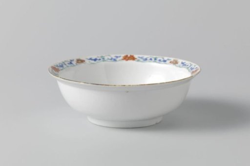 Shallow bowl with prunus and pinetree