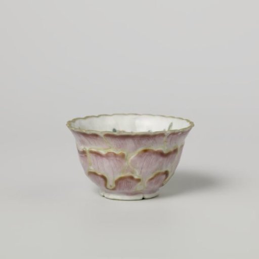 Bell-shaped cup modelled in the shape of a flower