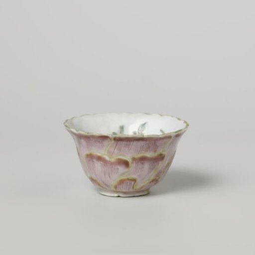 Bell-shaped cup modelled in the shape of a flower