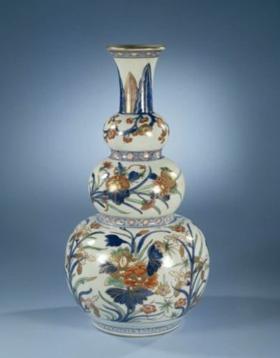 Triple gourd vase painted in Japanese style with large flower sprays
