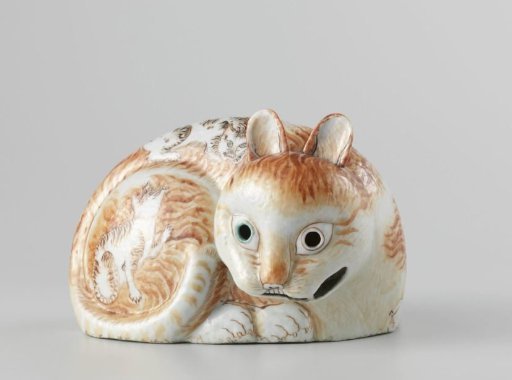Night light in the shape of a cat