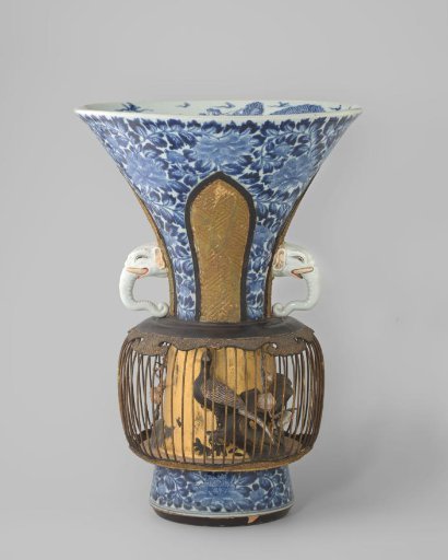 Trumpet-shaped beakervase with a metal birdcage