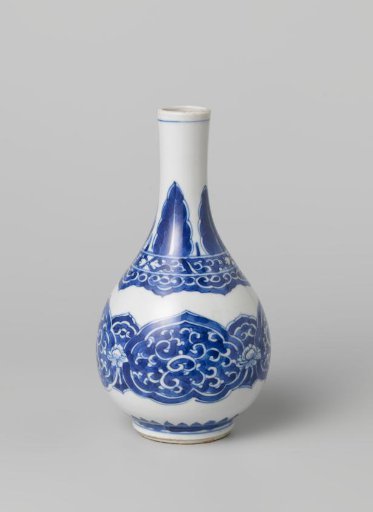Pear-shaped bottle vase with floral scrolls, ruyi motifs and petal borders