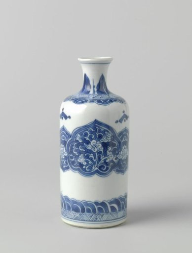 Cilindrical bottle vase with floral scrolls in reserve in ruyi-shaped panels